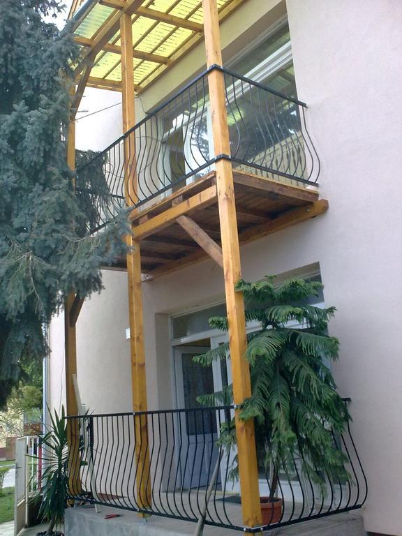 فندق Hajdúszoboszlóفي  Deak Vendeghaz Apartman المظهر الخارجي الصورة
