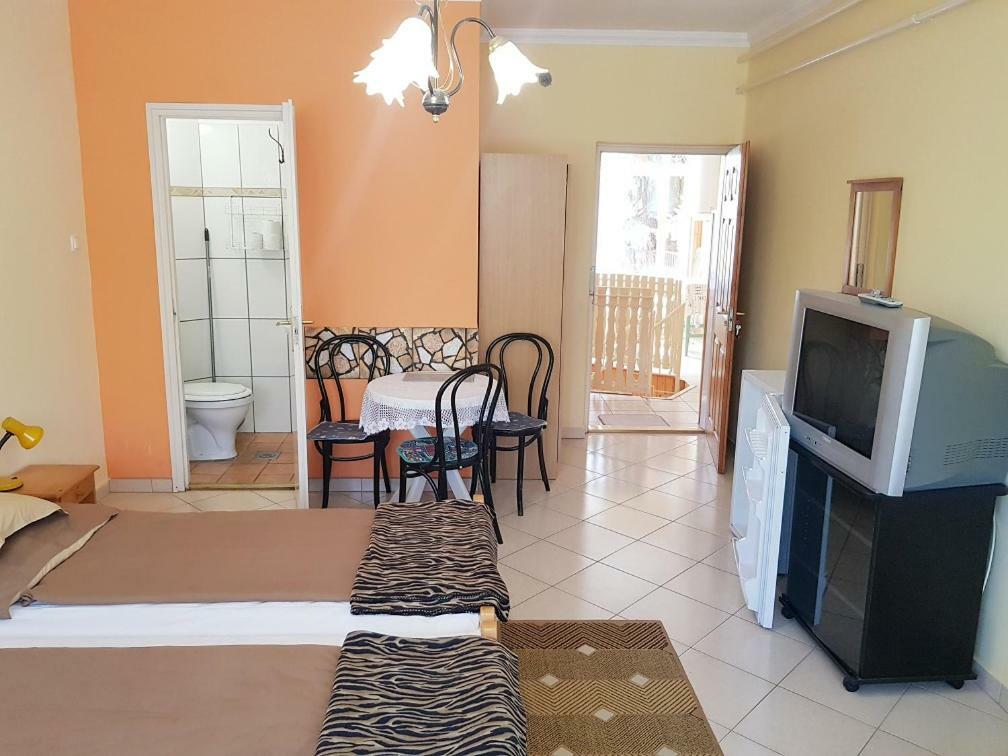 فندق Hajdúszoboszlóفي  Deak Vendeghaz Apartman المظهر الخارجي الصورة